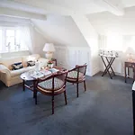 Hotel & 3*