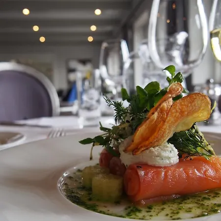 Ξενοδοχείο & 3*