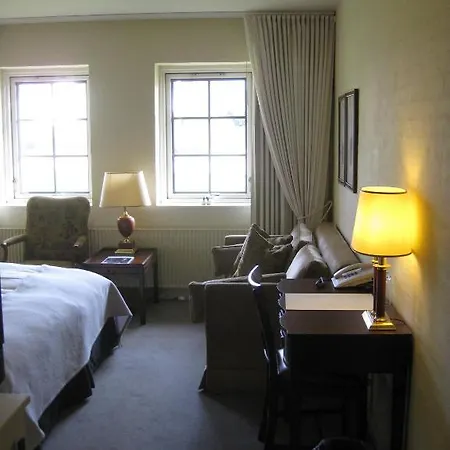 & Hotel 3*