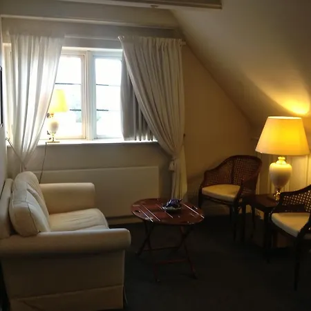 & Hotel 3*