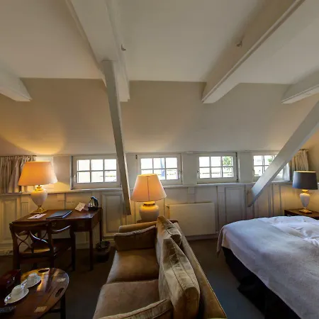 & Hotel 3*
